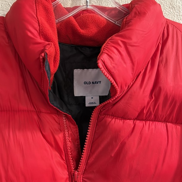 Red puffy coat size medium - Picture 3 of 6